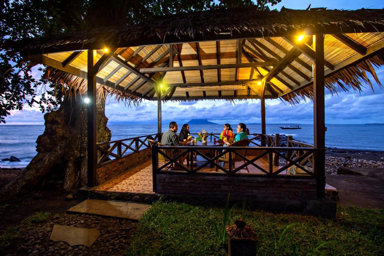 Murex Dive Resort Manado Exterior foto