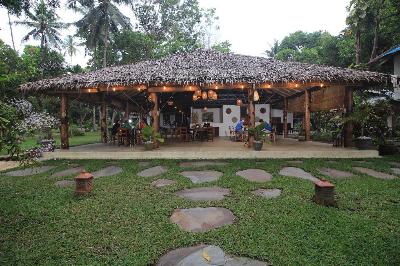 Murex Dive Resort Manado Exterior foto