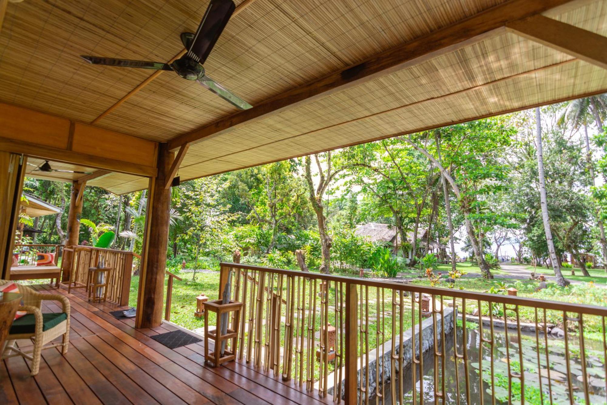 Murex Dive Resort Manado Exterior foto