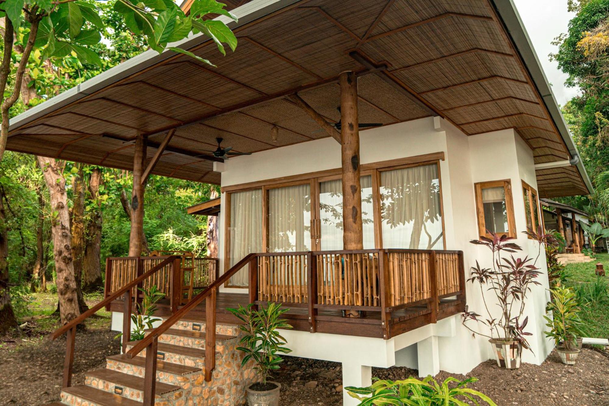 Murex Dive Resort Manado Exterior foto